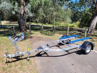 <b>PWC12A(ALUMINIUM MADE IN AUSTRALIA)</b><br>Suits small boats, inflatables up to 4m and smaller PWC's<br>